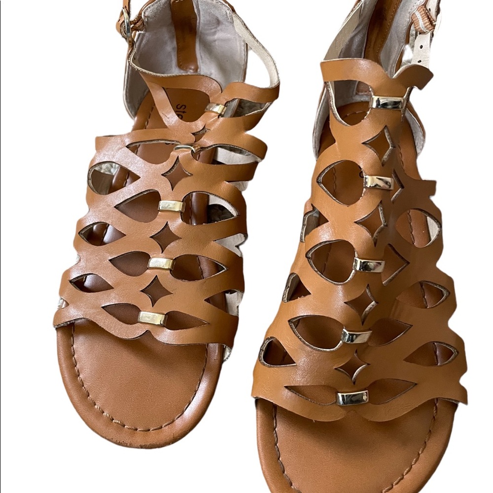 Size 4 sandals in brown